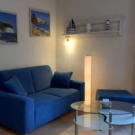 Elegant apartment with garden in Gingst Buitenkant foto