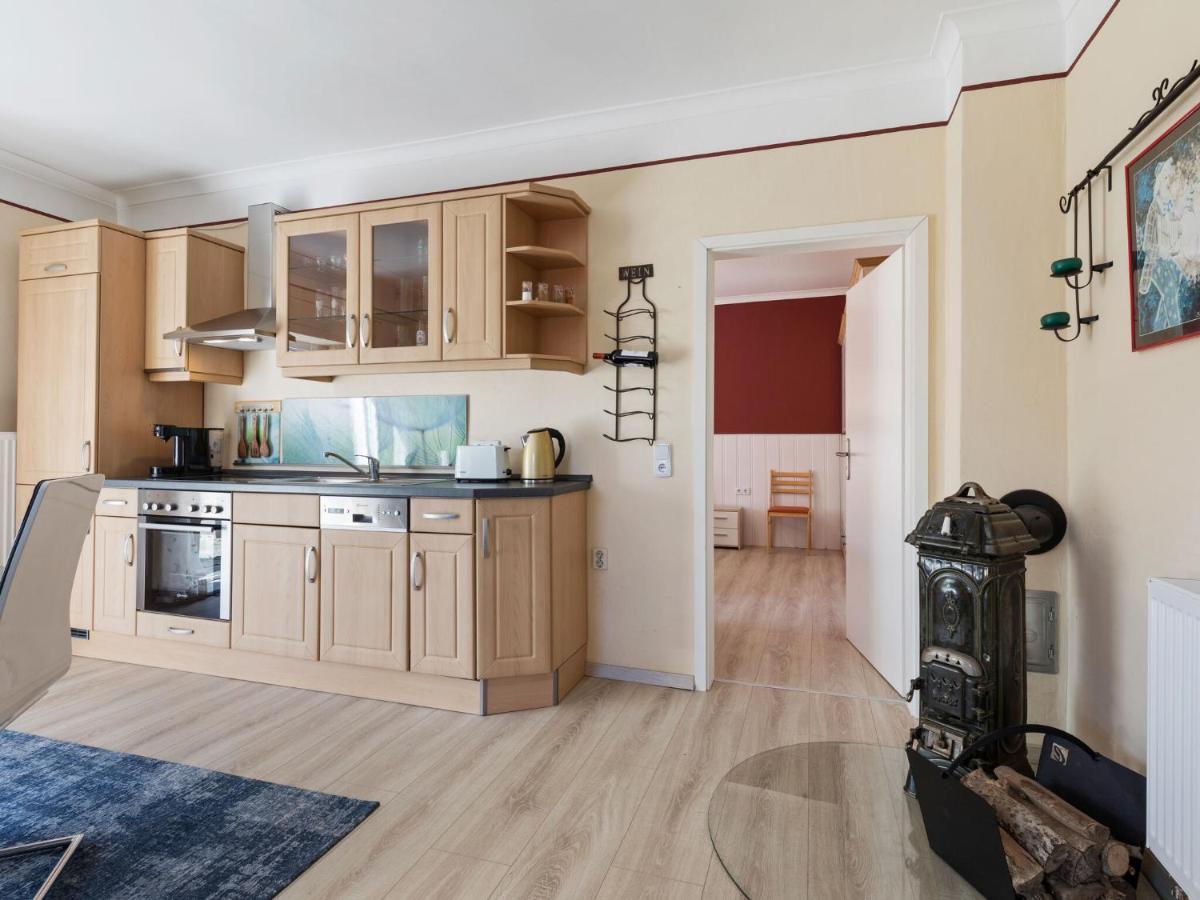 Elegant apartment with garden in Gingst Kamer foto
