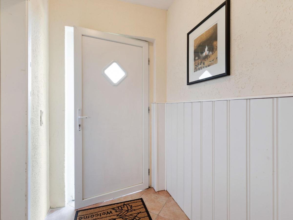 Elegant apartment with garden in Gingst Buitenkant foto