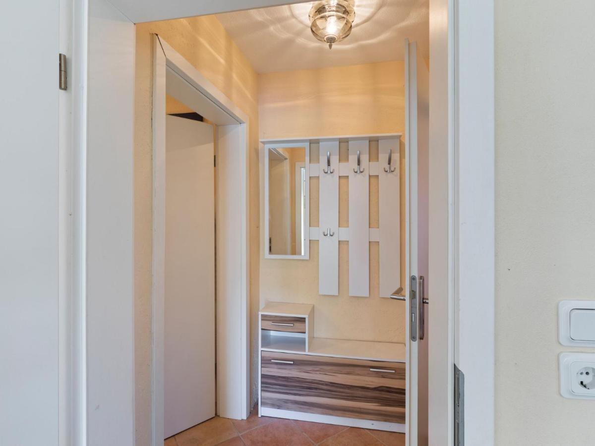 Elegant apartment with garden in Gingst Buitenkant foto