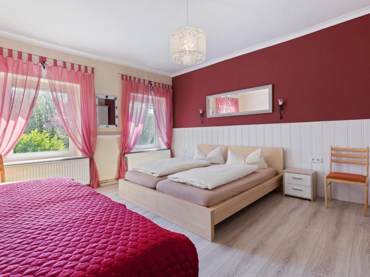 Elegant apartment with garden in Gingst Kamer foto