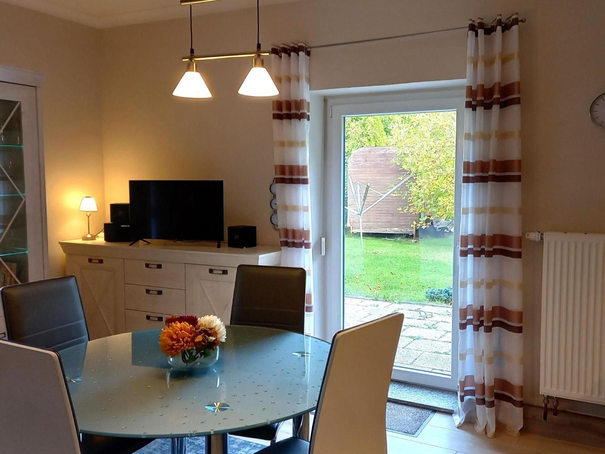 Elegant apartment with garden in Gingst Buitenkant foto